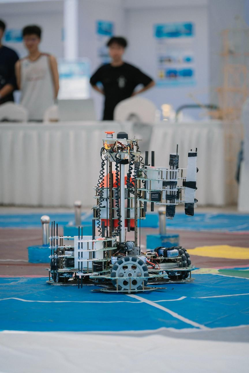 创新驱动，智造未来——成都理工大学工程技术学院核聚Robot团队闪耀机器人大赛 